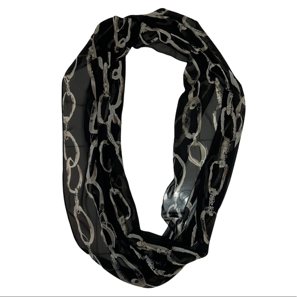 Infinity Chainlink Scarf - Picture 2 of 3